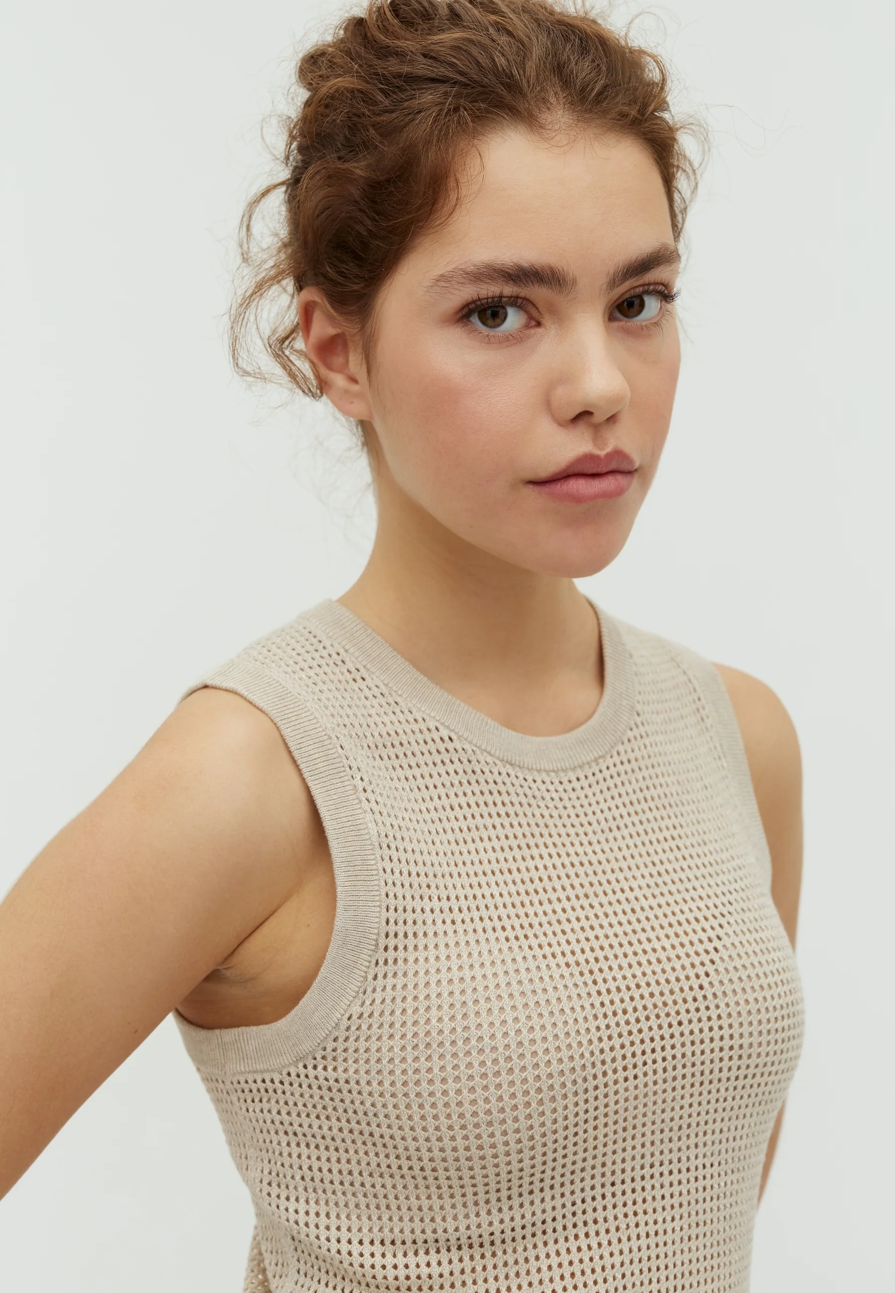 Callis-M Knit Vest - Oyster Melange - Image 2