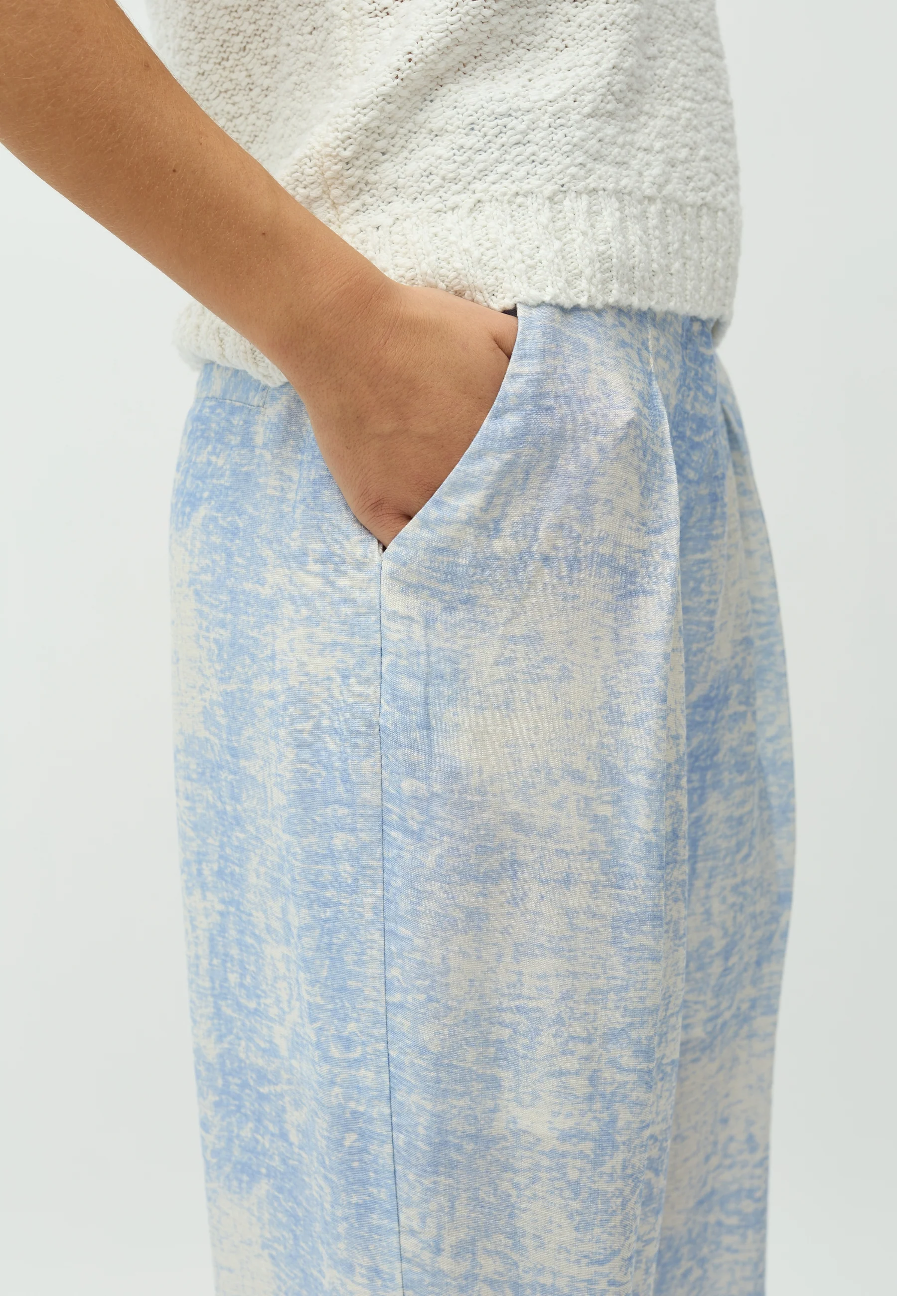 Cristiana Long-M Trousers - Blue Valana Print - Image 3