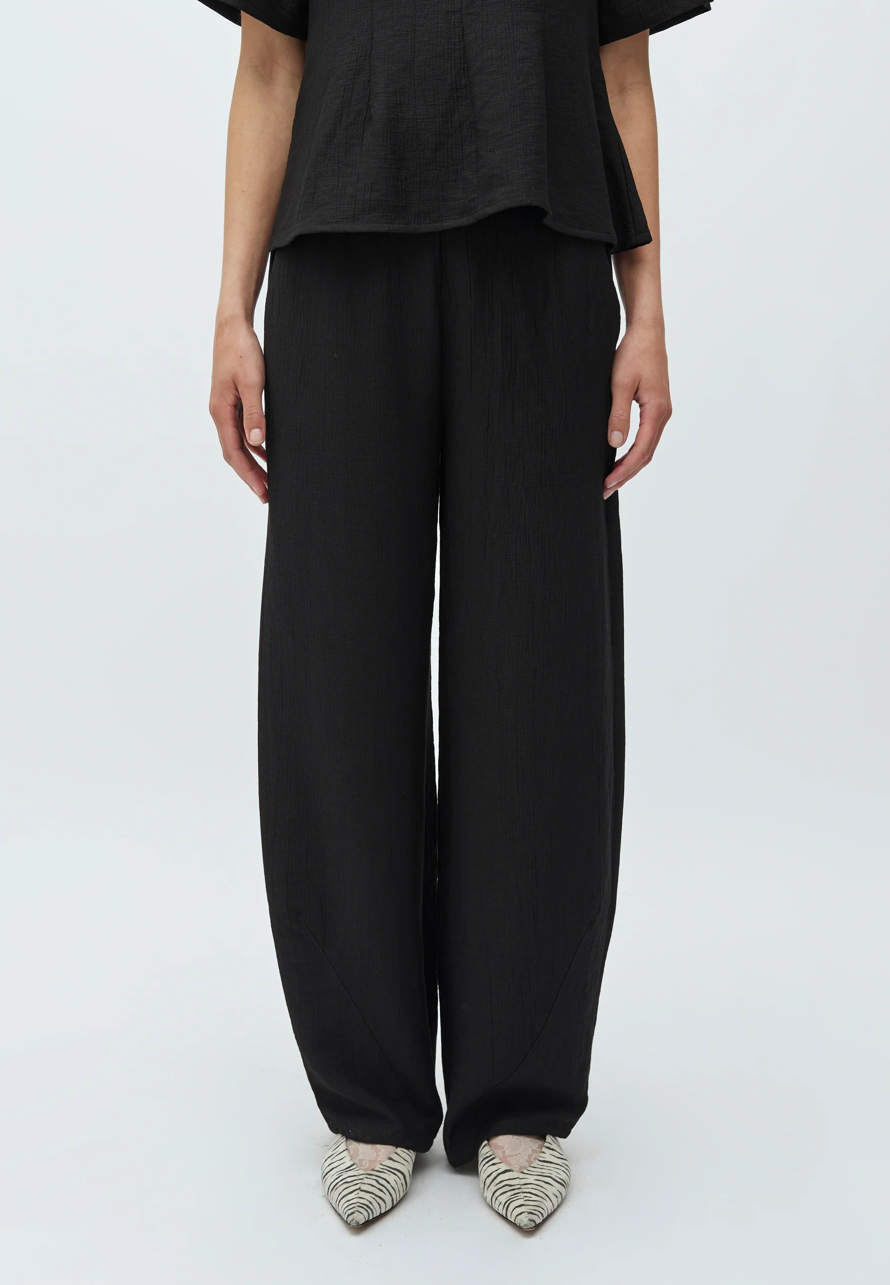 Emryn-M Bukser - Black - Image 2