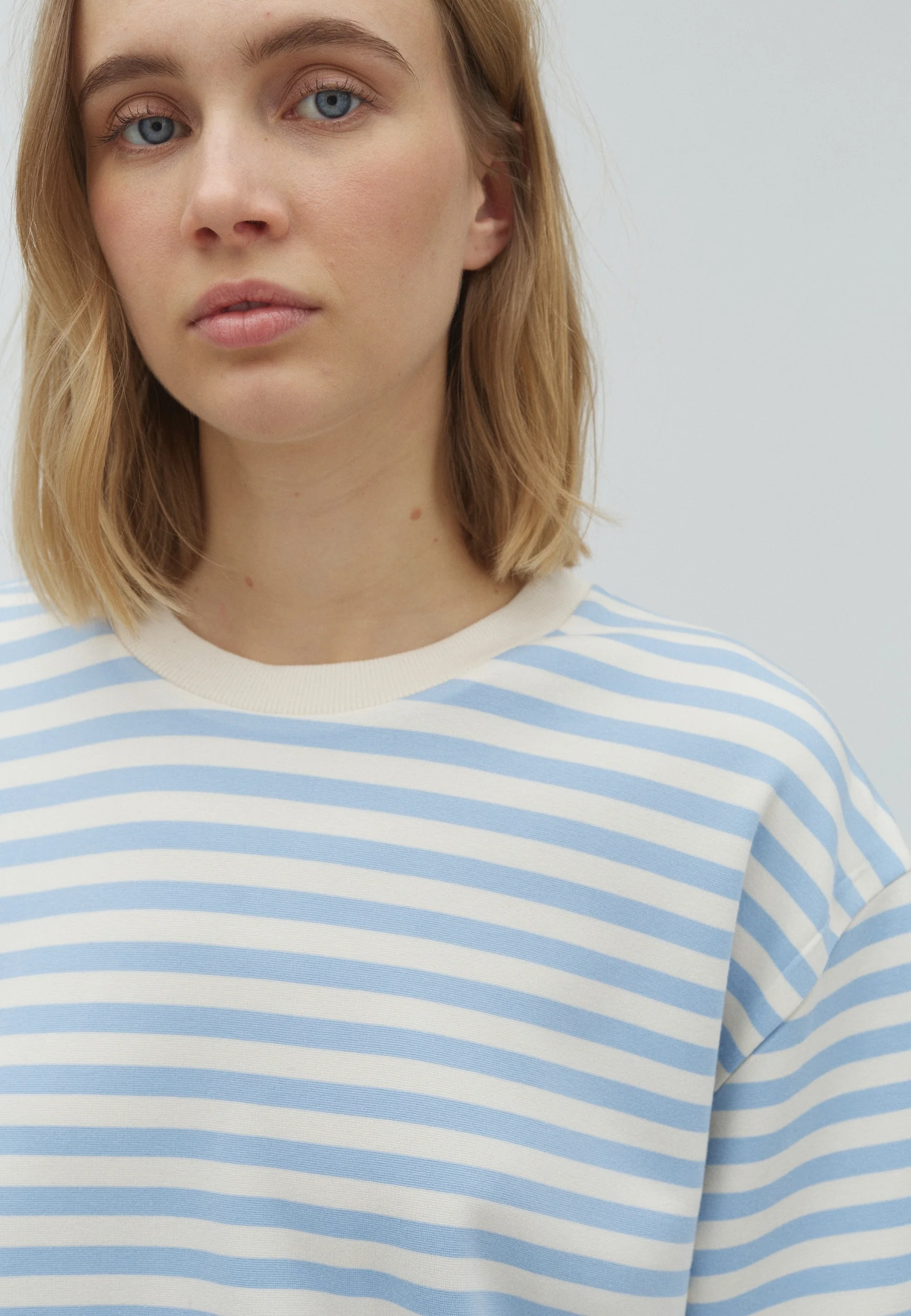 Emrys-M T-shirt - Classic Blue Stripe - Image 2