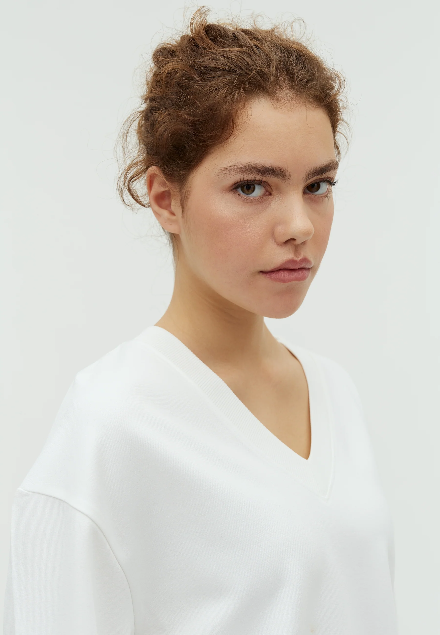 Emrys V-M T-shirt - White - Image 2