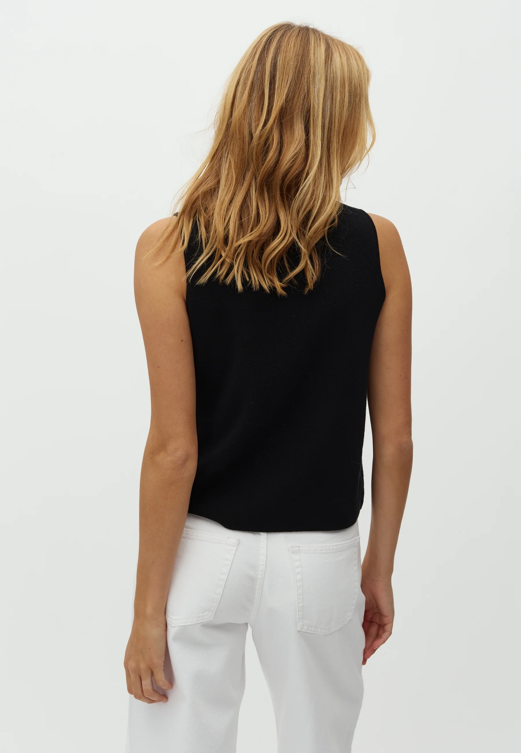 Hearttie-M Knit Vest - Black - Image 3