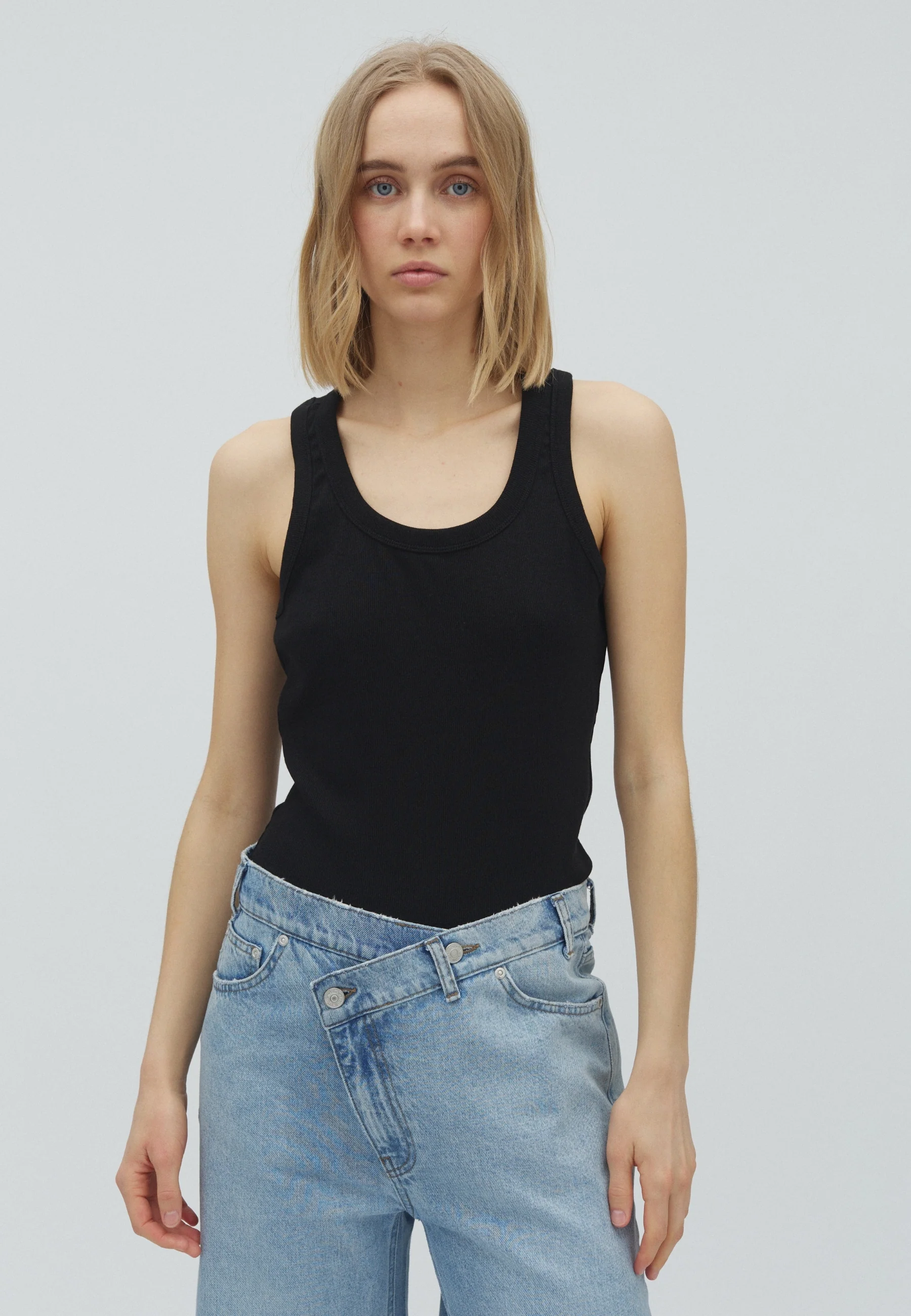 Jaxson U-M Top - Black