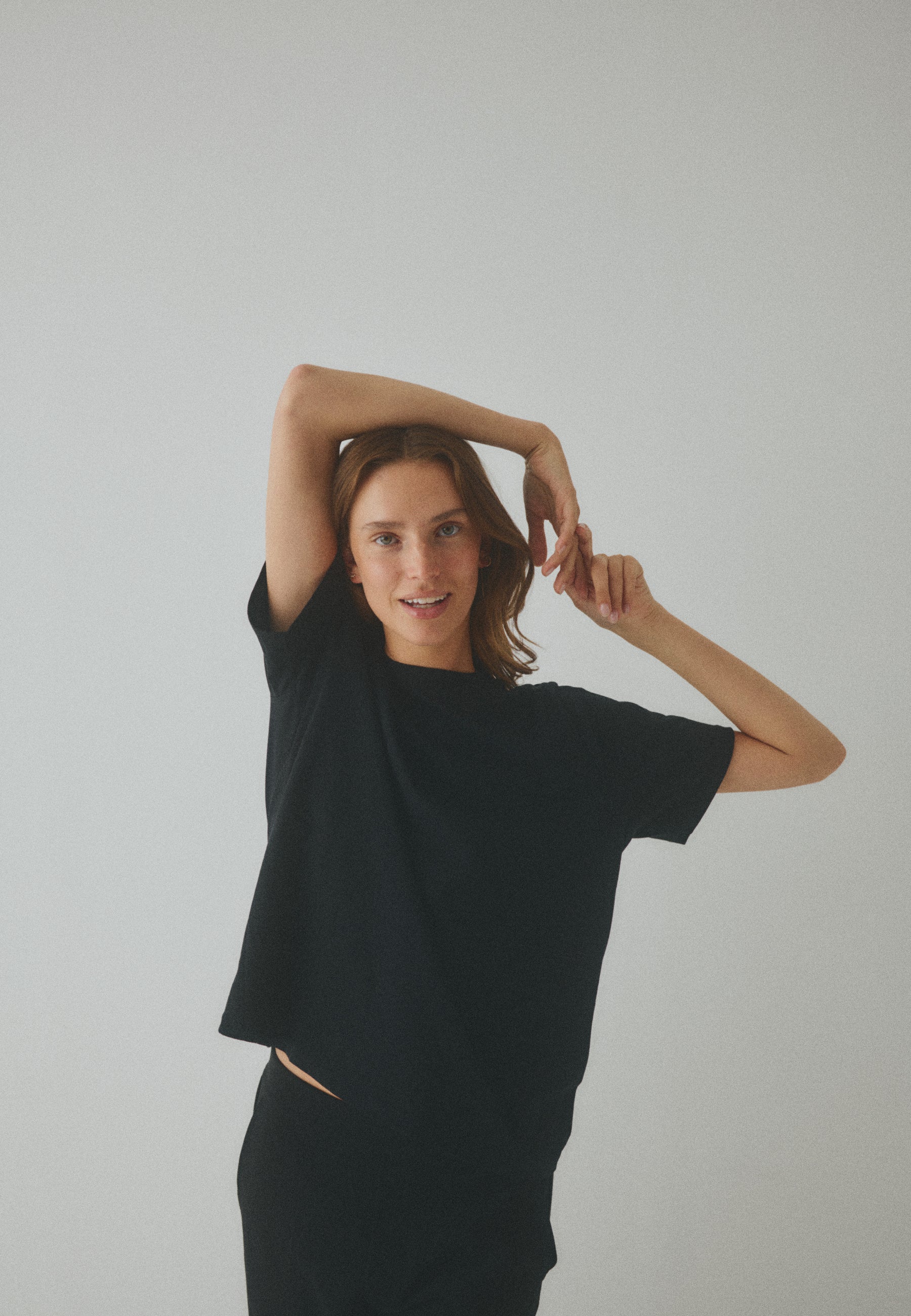 Julie-M Basic T-Shirt - Black - Image 3