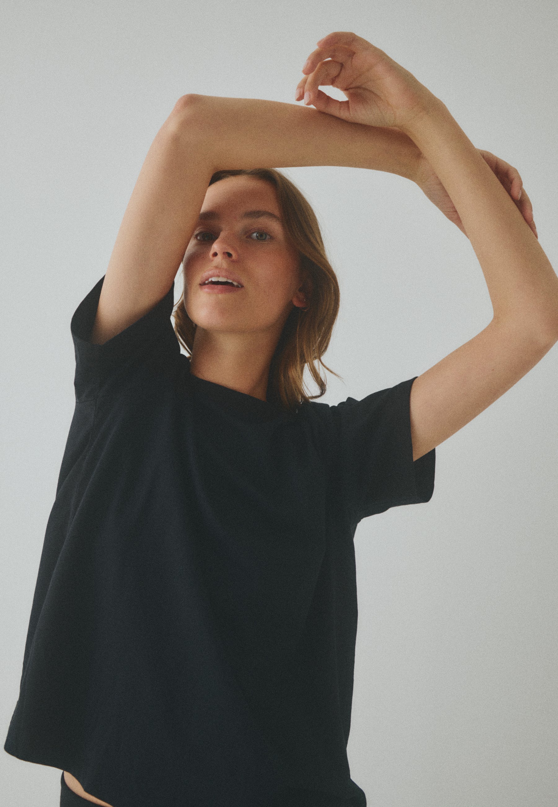 Julie-M Basic T-Shirt - Black - Image 4