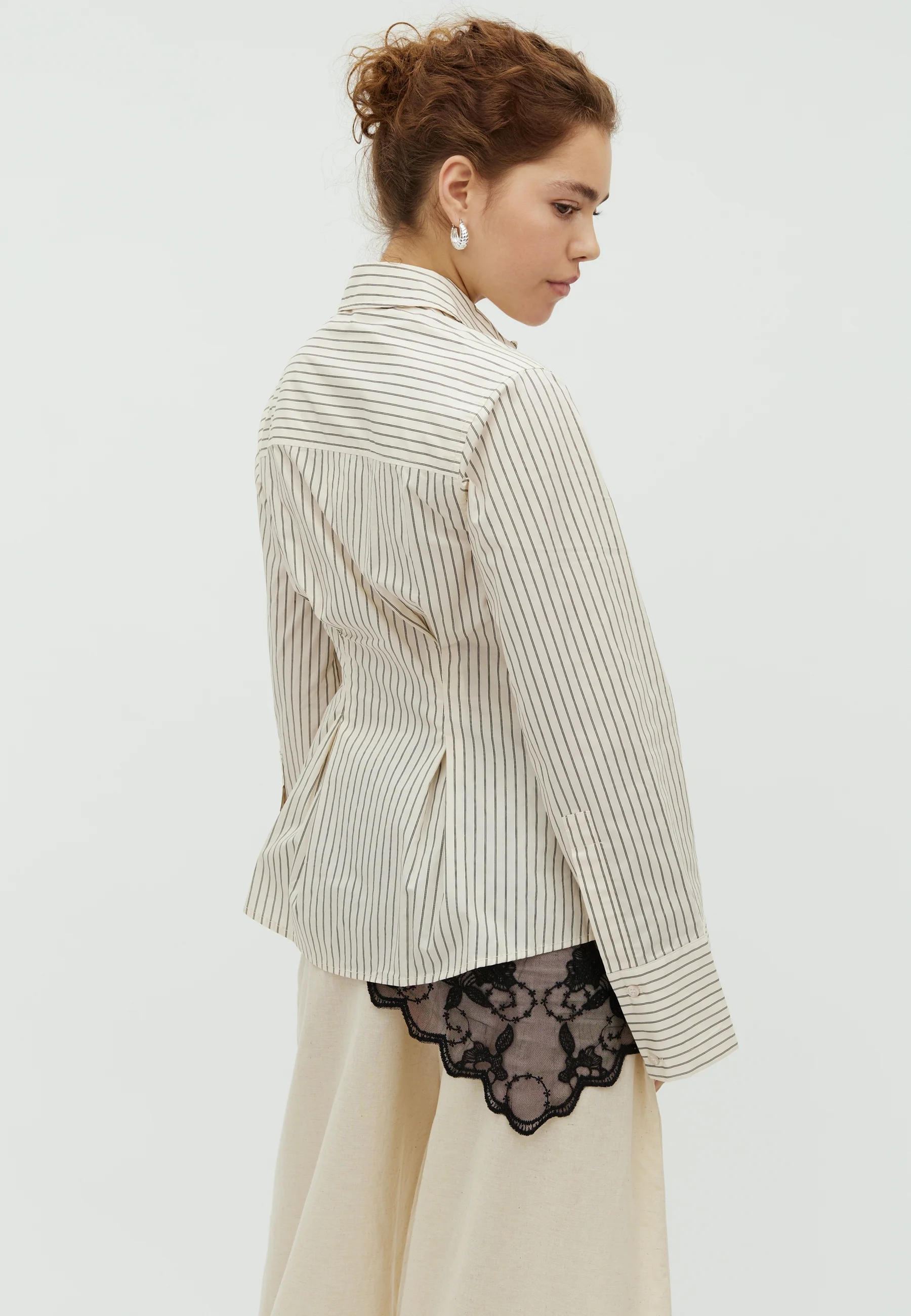 Kaloni-M Shirt - Cremé Black Stripe - Image 3