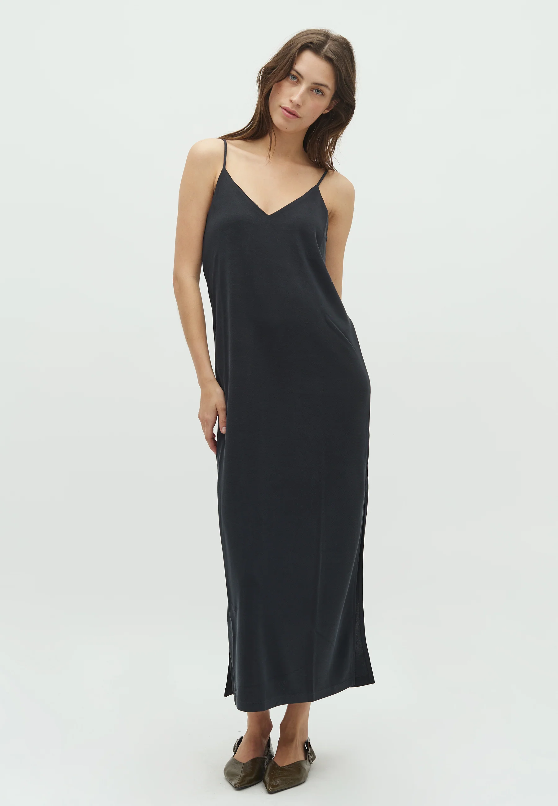 Leslee-M Dress - Black