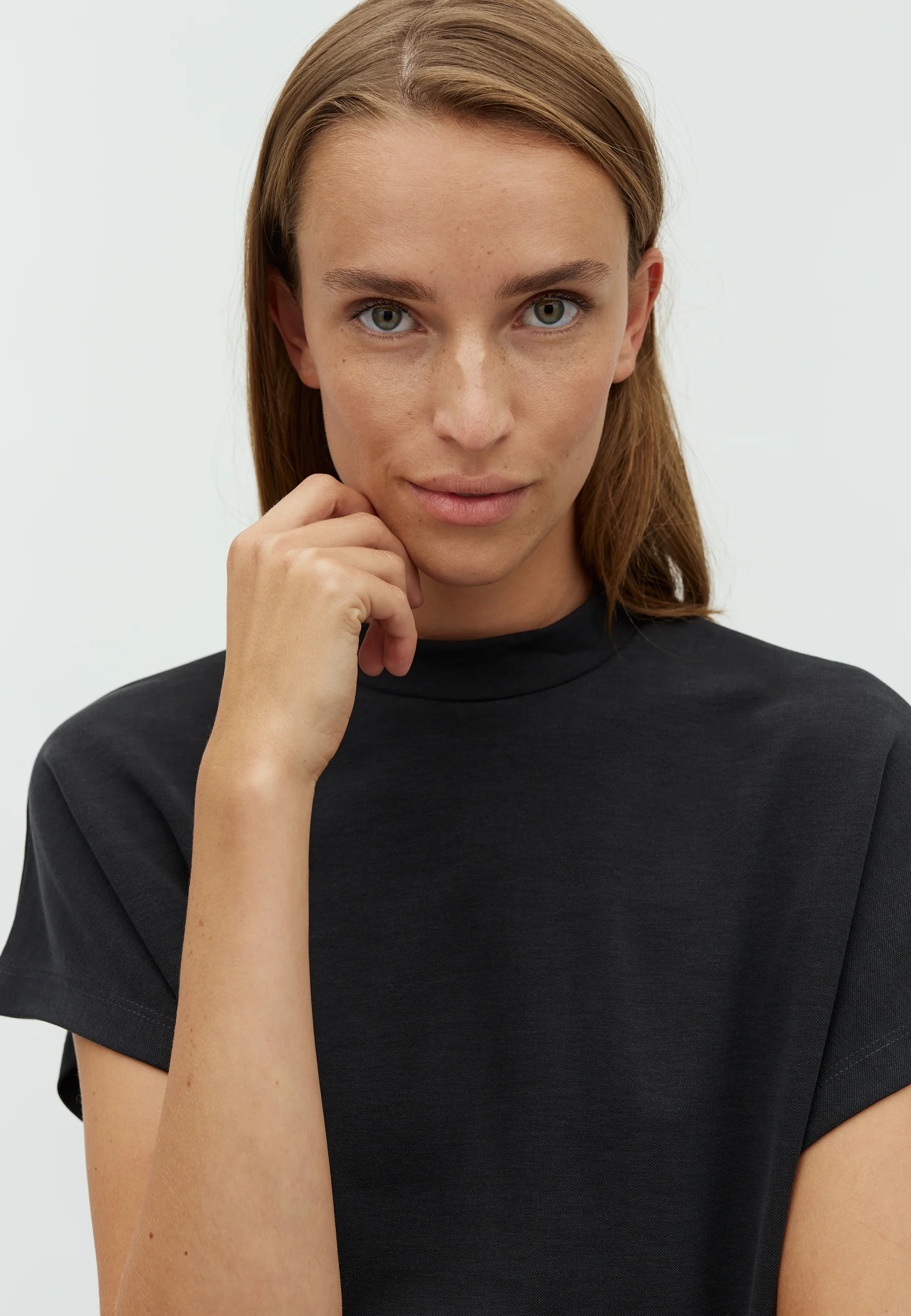 Linea Short-M T-shirt - Black - Image 2