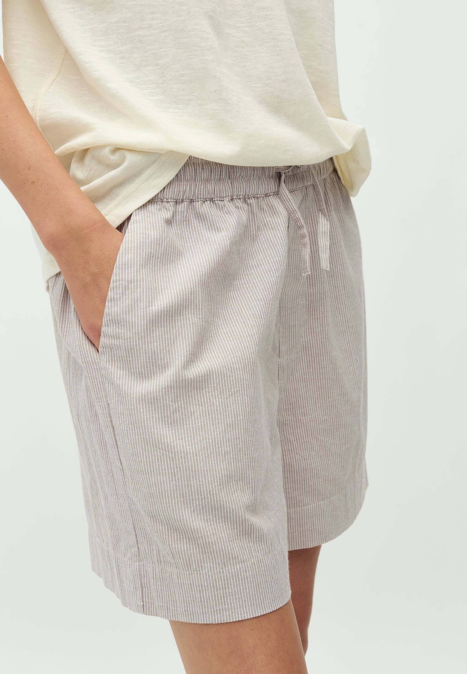 Meris-M Shorts - Cinder White Stripe - Image 5