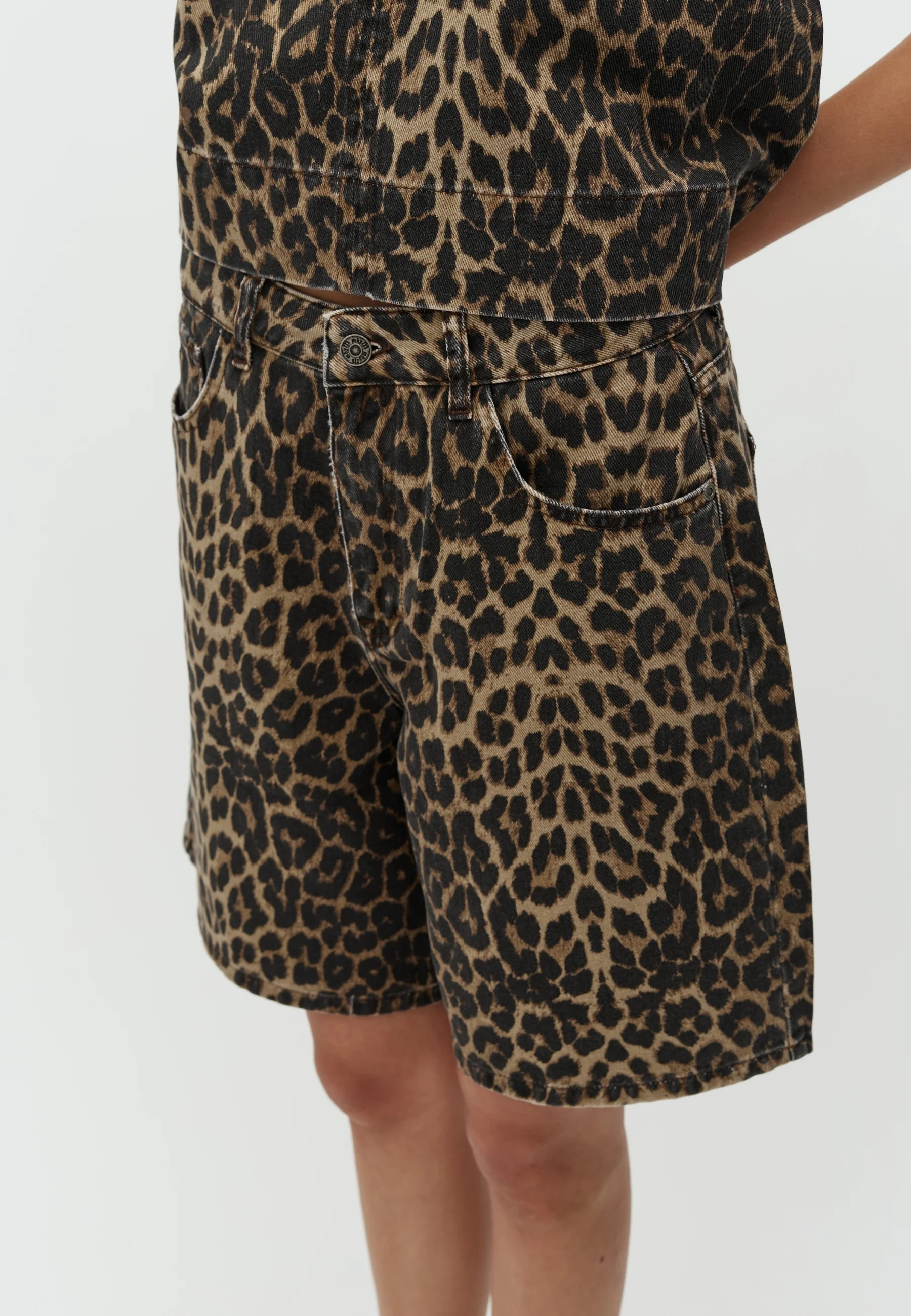 Talina-M Shorts - Leopard Mist - Image 6