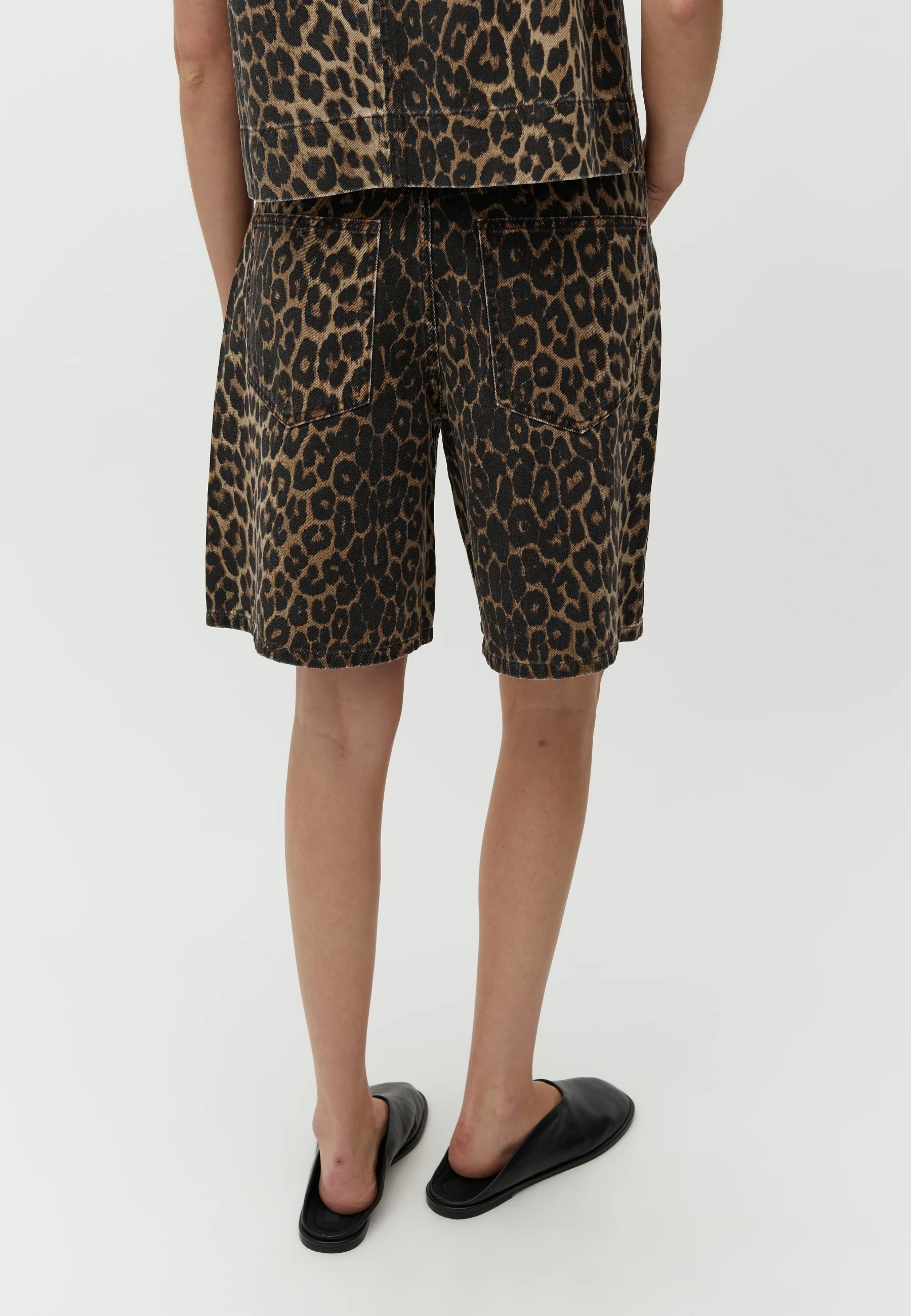 Talina-M Shorts - Leopard Mist - Image 7